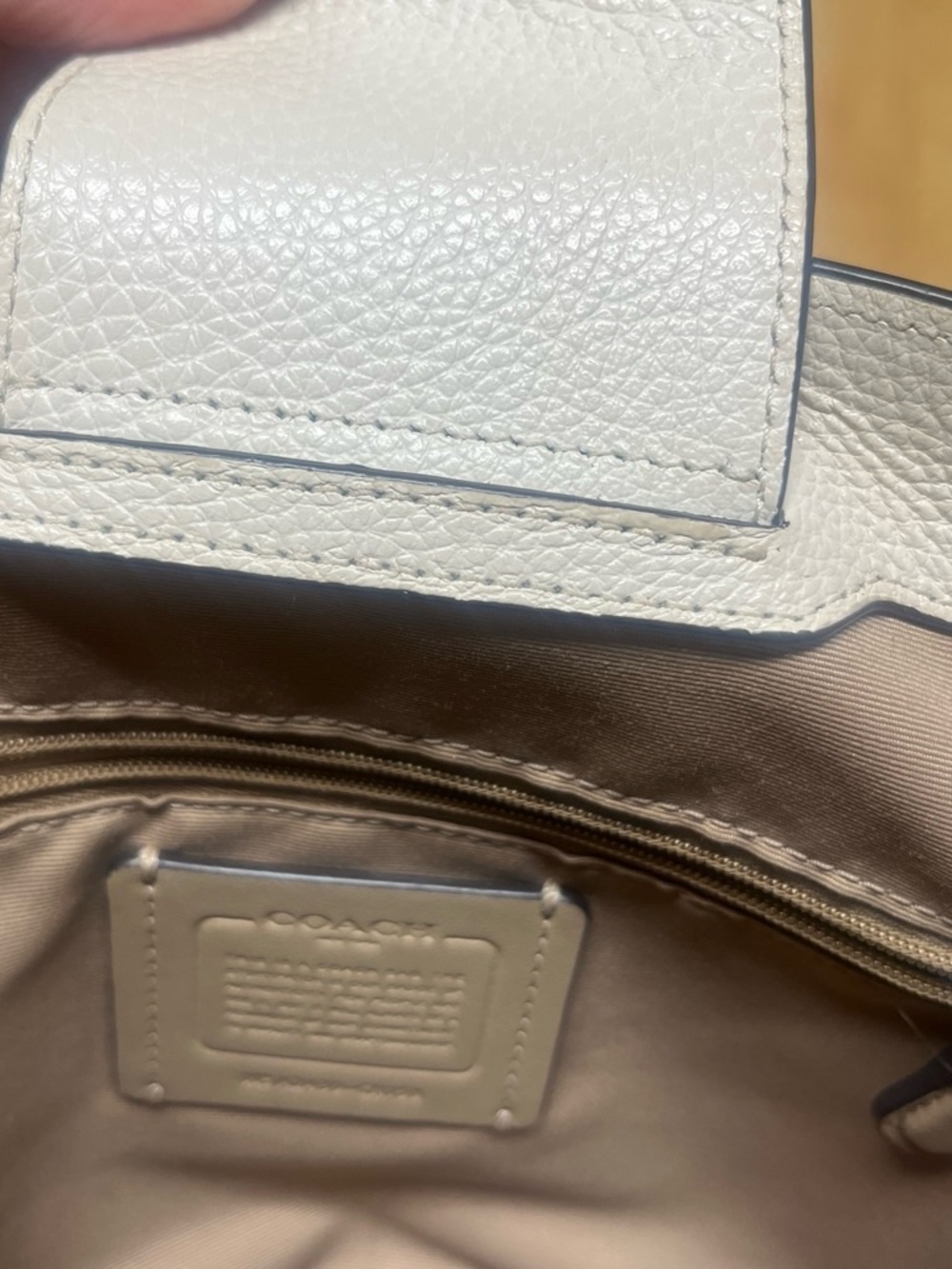 Coach purse - Picture 4 of 4